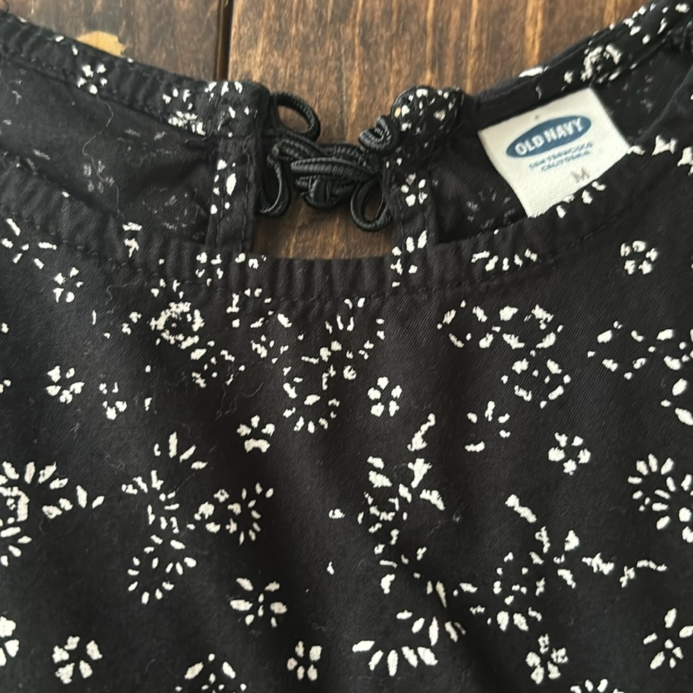 Old Navy Top - Picture 2 of 4